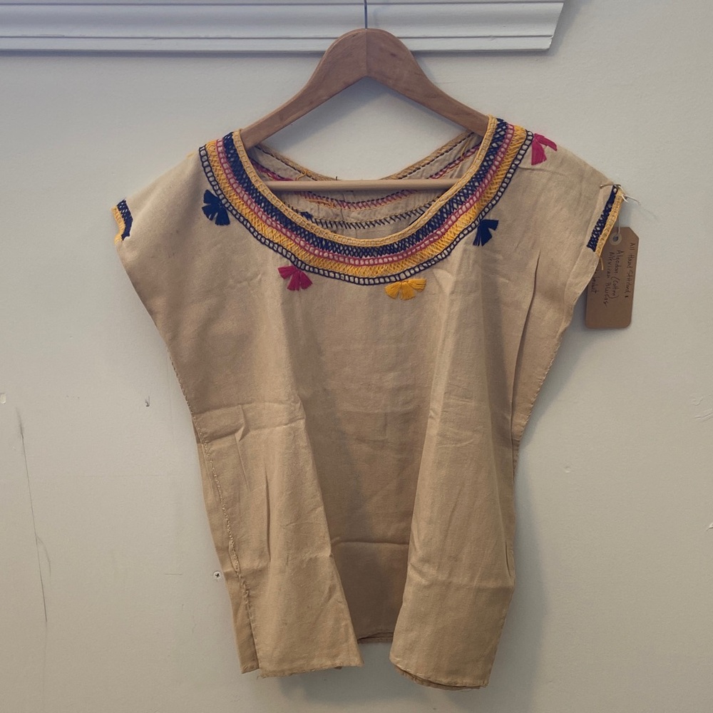 Traditional Mexican blusa-regina Oaxaca, handsewn and embroidered